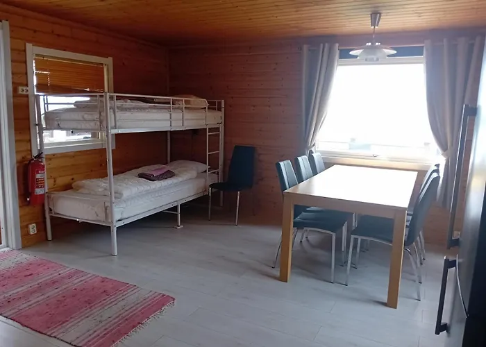Lakeside Aurora Cabins
