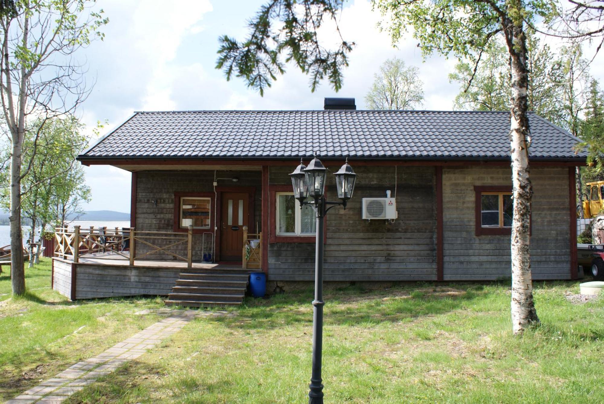 Lakeside Aurora Holiday home