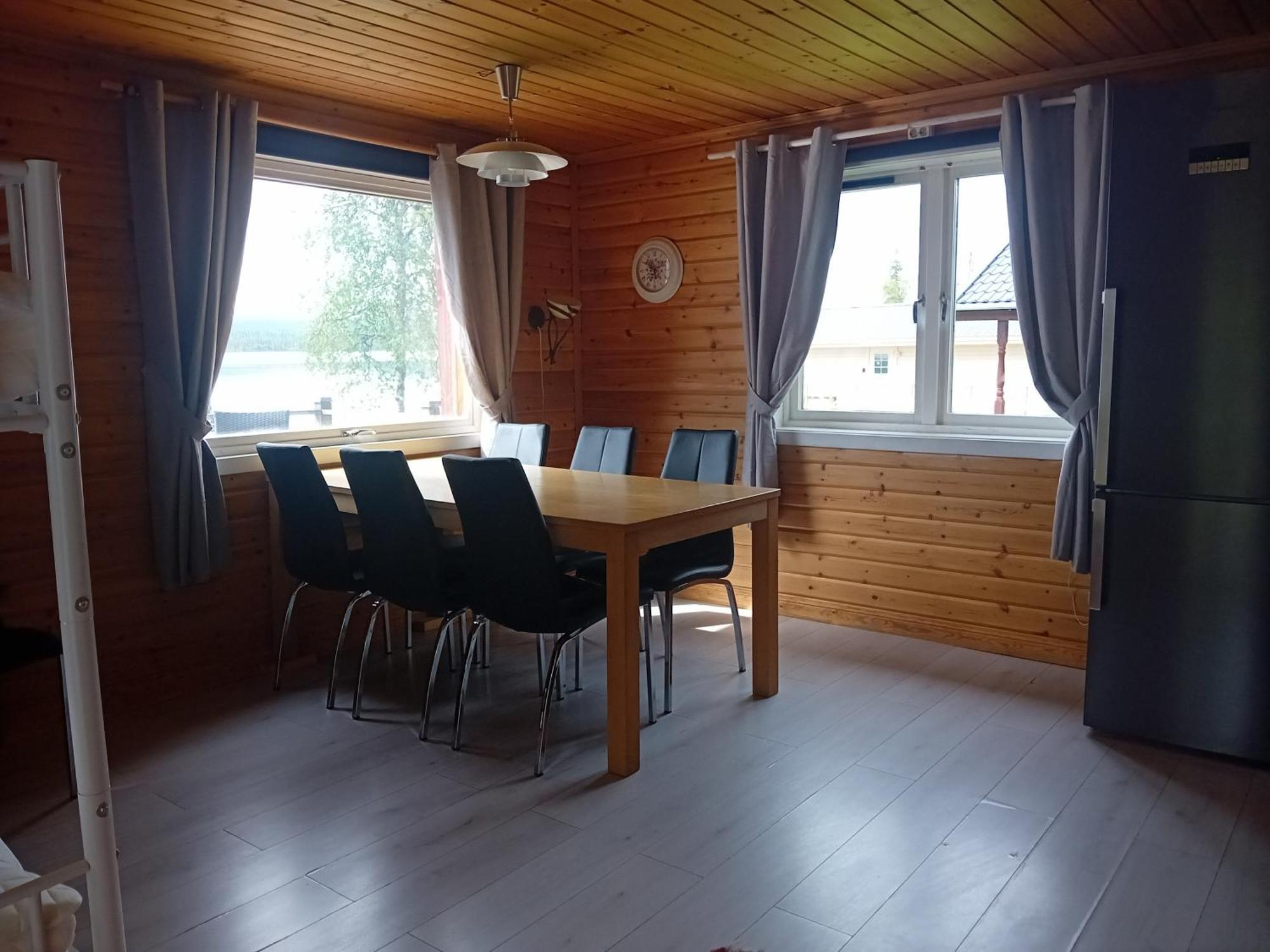 Lakeside Aurora Kiruna