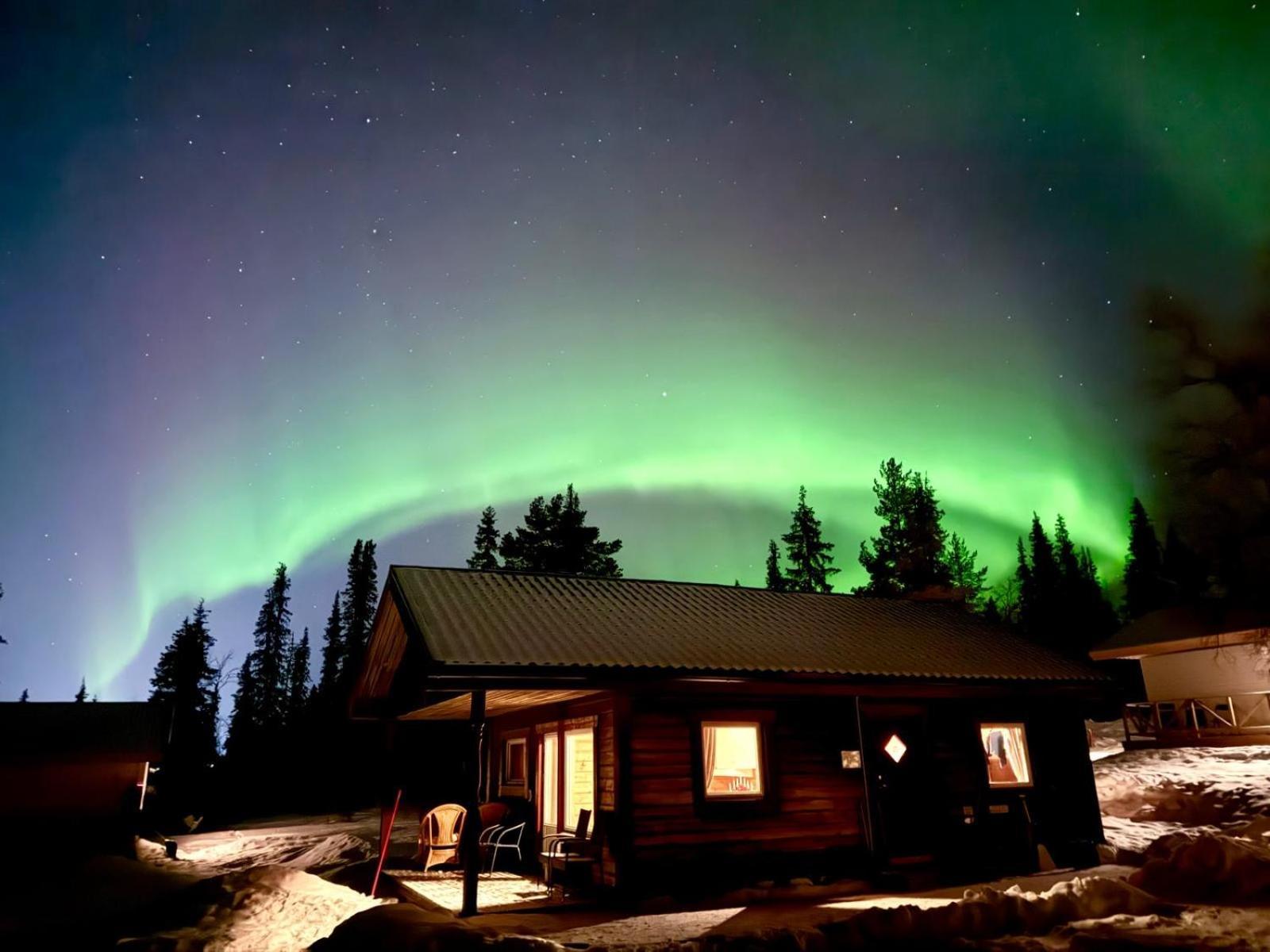 Lakeside Aurora Kiruna